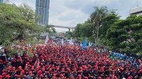 Buruh Demo Kemnaker, Pangkorda Garda Metal Bekasi Pimpin Langsung Massa dari Bekasi Buruh Demo Kemnaker, Pangkorda Garda Metal Bekasi Pimpin Langsung Massa dari Bekasi