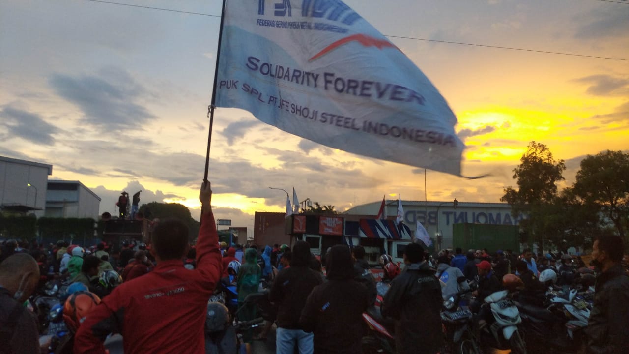 Dijanjikan Bertemu Bupati Besok, Pangkorda Garda Metal Bekasi Intruksikan Unjuk Rasa Dihentikan Sementara