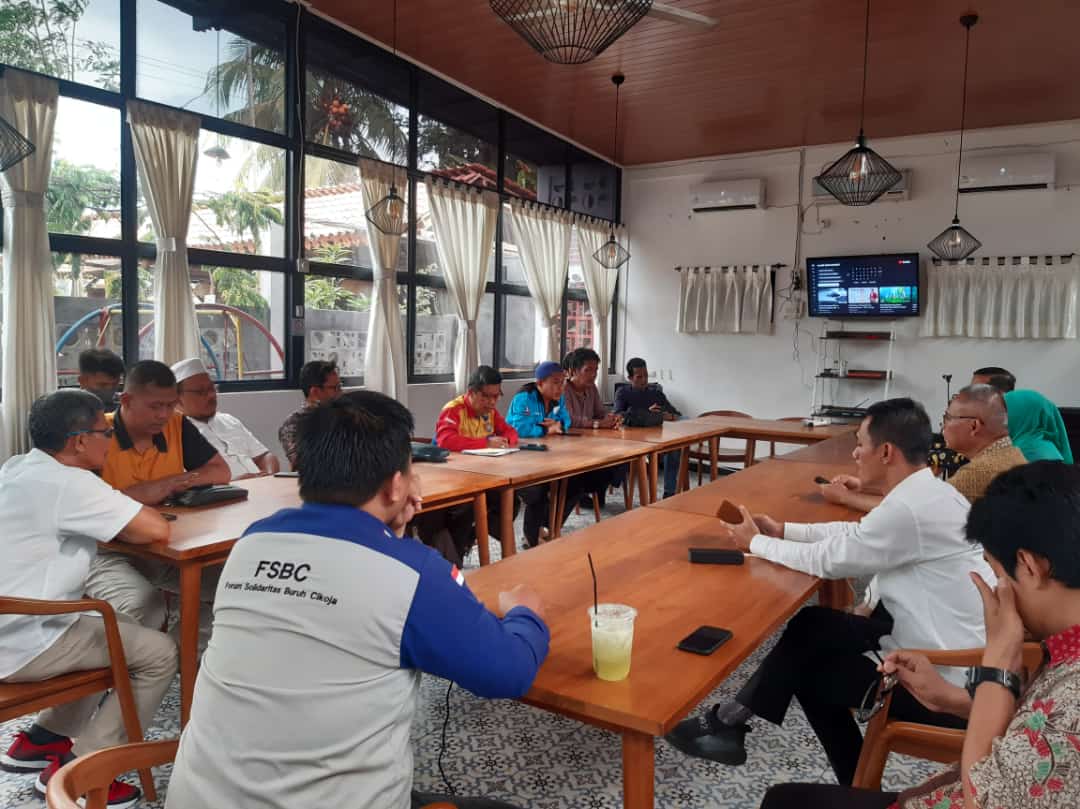 Aliansi Serikat Buruh Bertemu Kadisnaker Kabupaten Serang, Ini Yang Dibahas