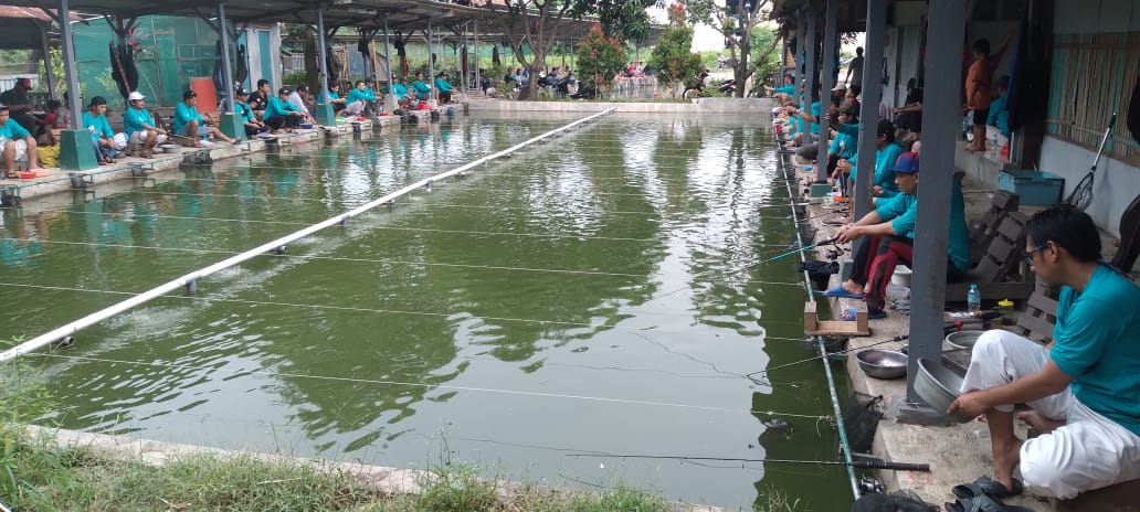 PUK SPAMK FSPMI dan Manajemen PT. Enkei Indonesia Gelar Mancing Mania