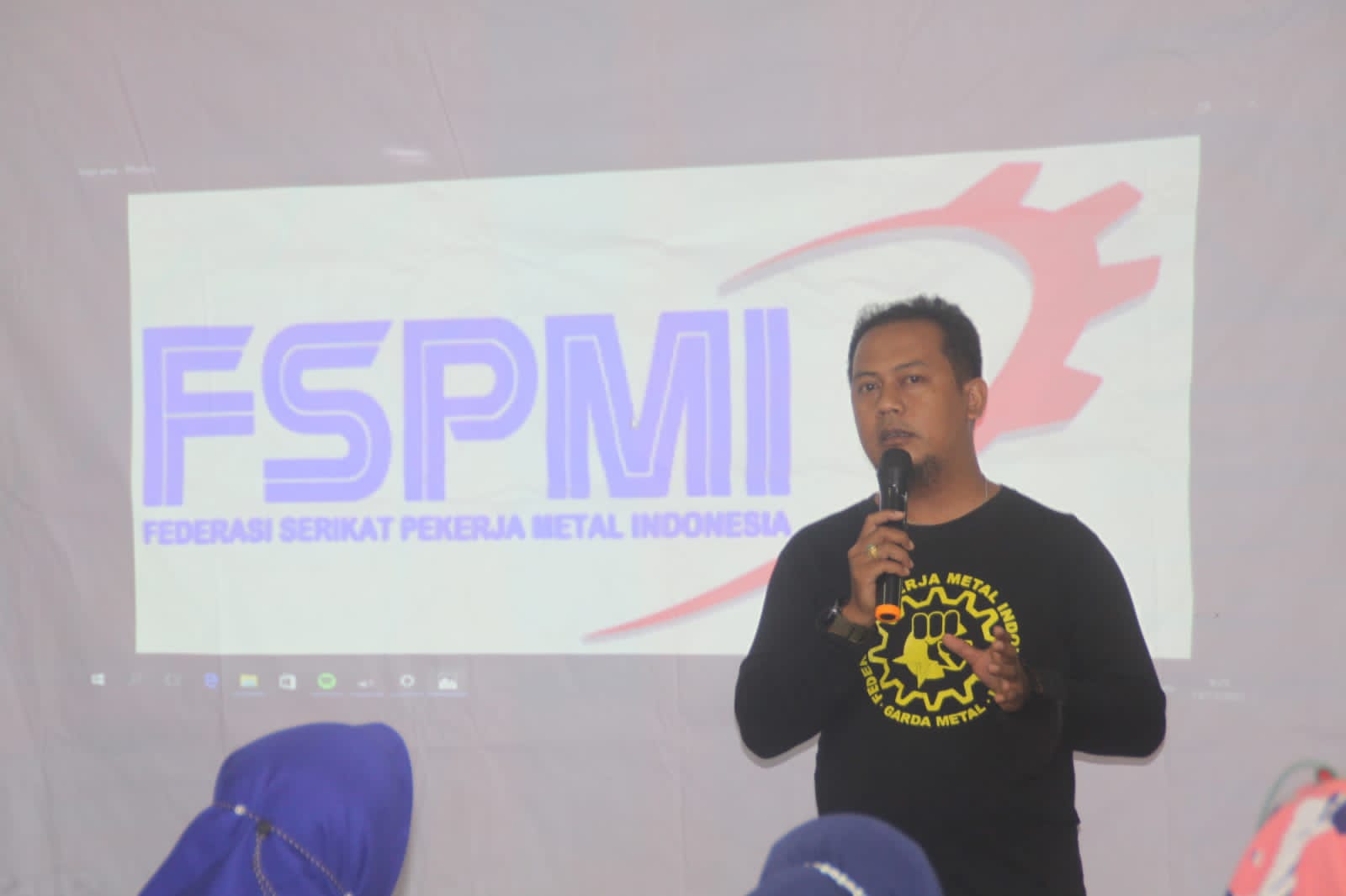 Pendidikan Perempuan dan Pekerja Muda : Pekerja Perempuan Berdaya, Pekerja Muda Berkarya