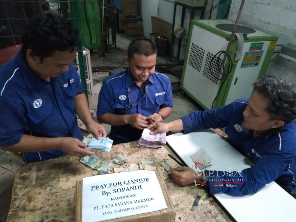 Pekerja PT. Fata Sarana Makmur Galang Dana Untuk Korban Gempa Bumi Cianjur