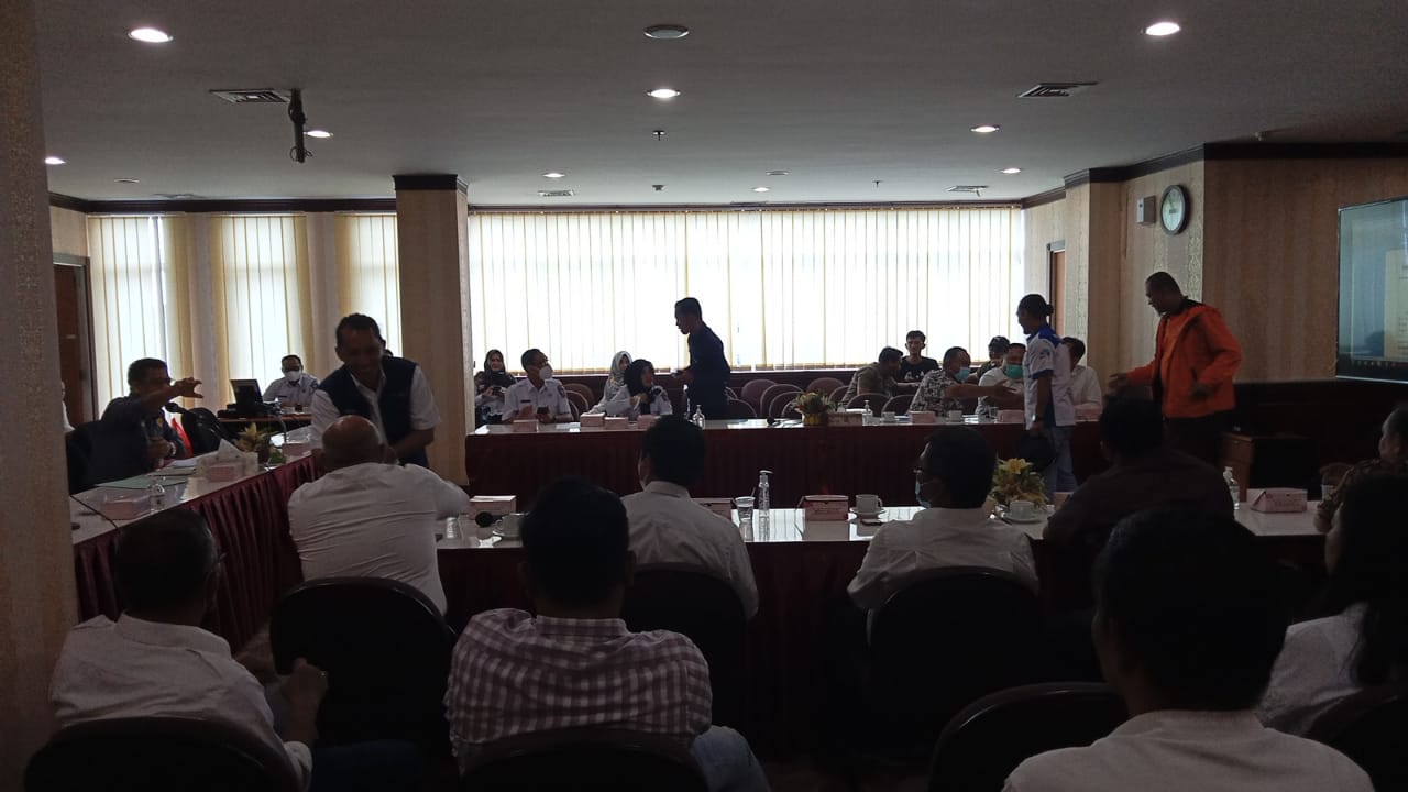 Rapat Baru di Mulai, Anggota Dewan Pengupahan Kepri Unsur Serikat Pekerja Pilih Walk Out