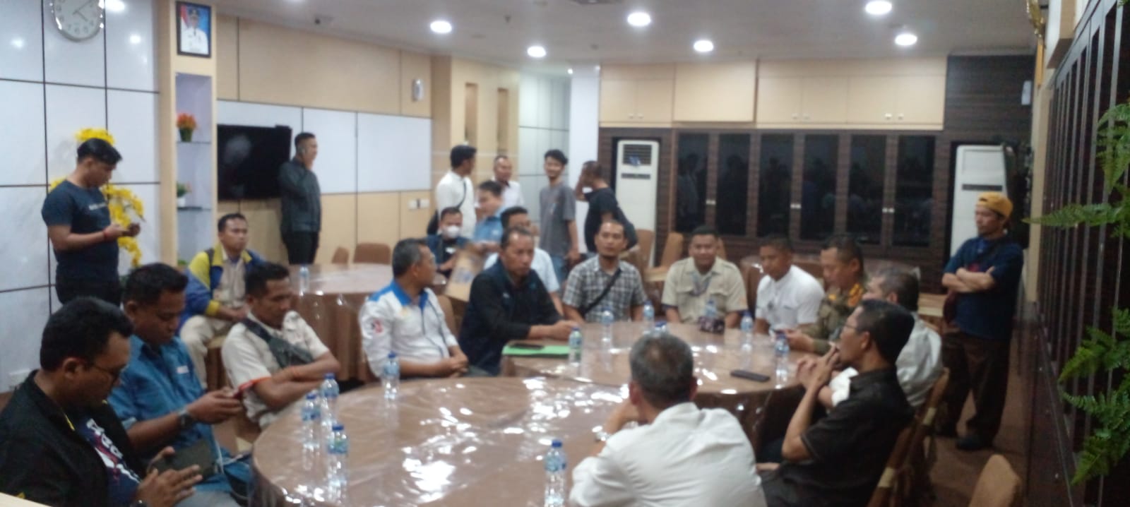 Di Temui Amsakar Ahmad, Buruh Ungkap Ada Yang Urgent Tentang UMK Batam