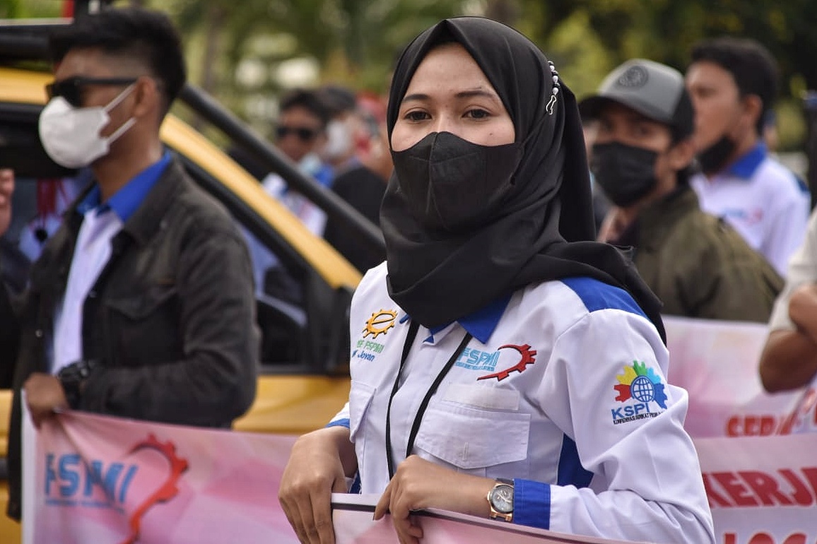 Perempuan Kece & Pekerja Muda FSPMI Bekasi Rayakan Anniversary FSPMI Ke 24 Dengan Berbagai Lomba