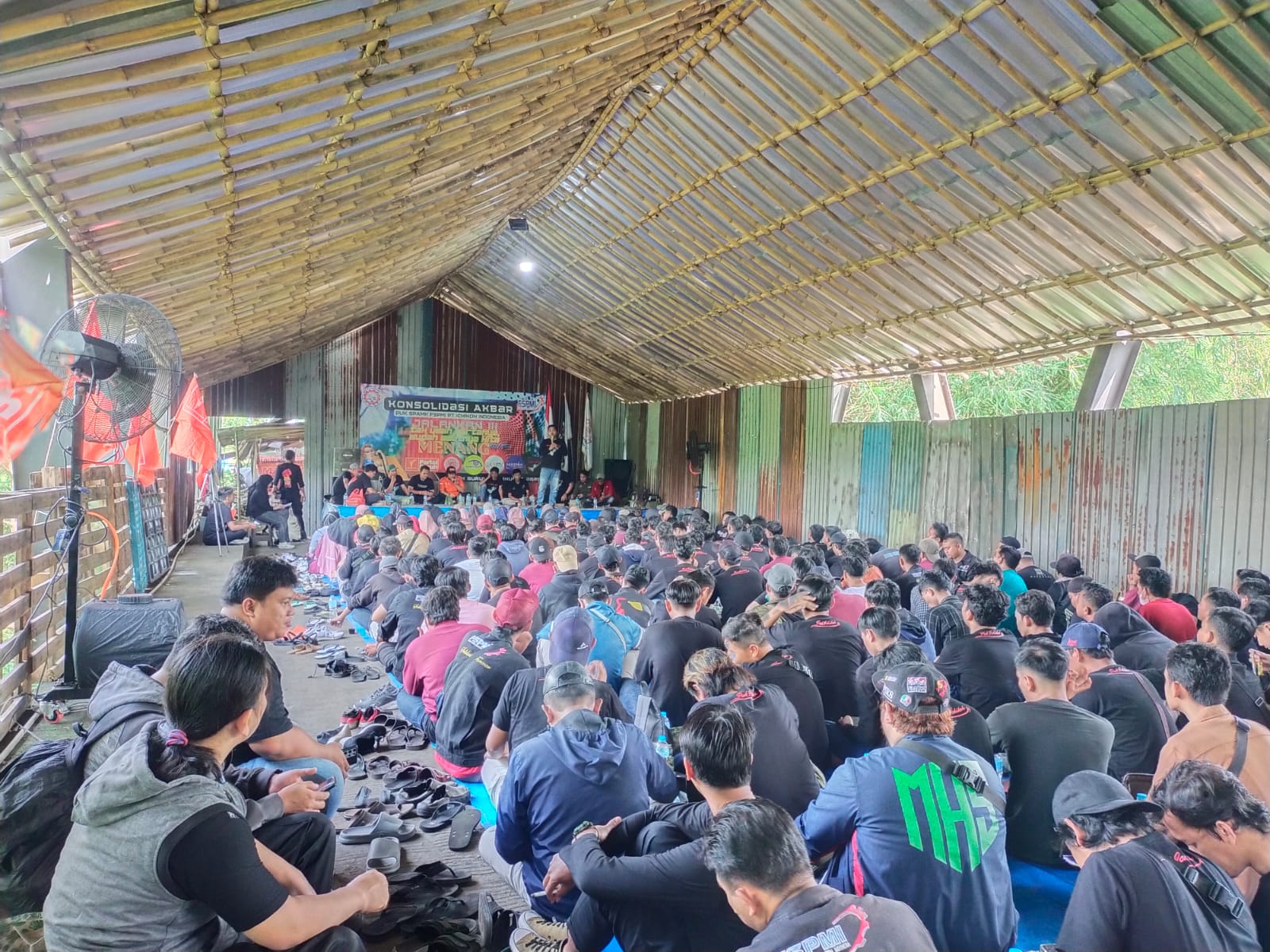 PUK SPAMK FSPMI PT. Ichikoh Indonesia Gelar Konsolidasi Akbar di Omah Buruh Bekasi