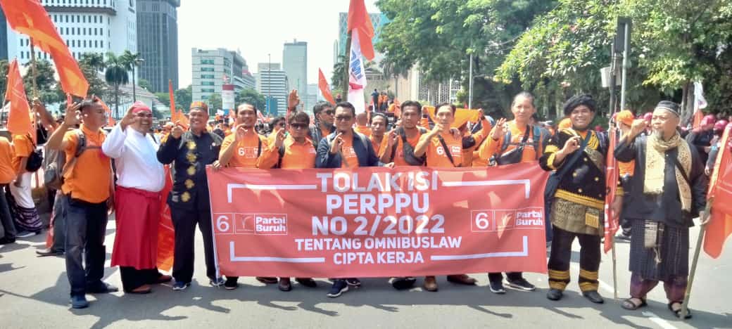 Tolak Perppu Cipta Kerja, Massa Partai Buruh Padati Sekitaran Patung Kuda Jakarta