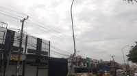 Tiang Lampu Jalan di Kalimalang Nyaris Ambruk, Warga Dihimbau Waspada Tiang Lampu Jalan di Kalimalang Nyaris Ambruk, Warga Dihimbau Waspada