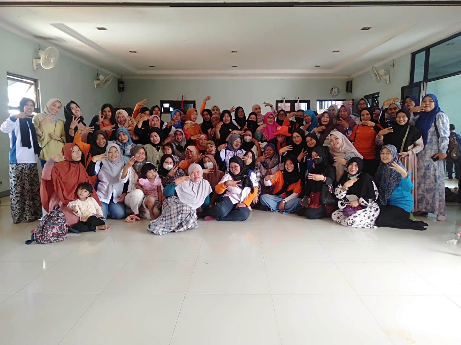 Aktifitas Weekend Perempuan FSPMI Bekasi : Publik Speaking (SPAI) dan Konsolidasi (SPEE)