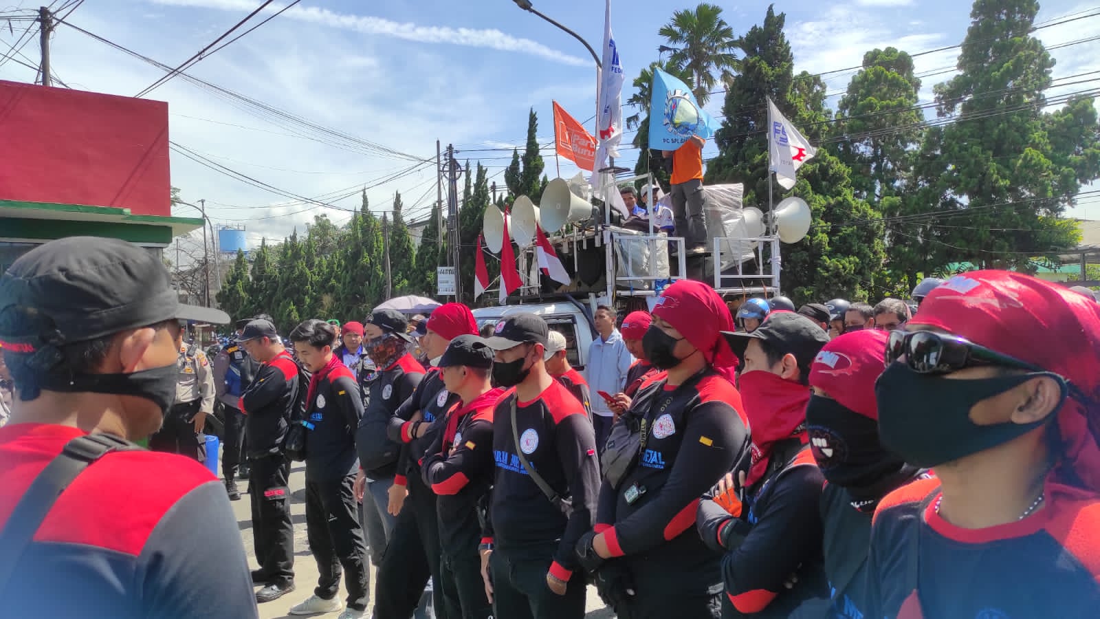 Tiga Anggota Garda Metal di PHK, FSPMI Kota Cimahi Geruduk PT. Rajawali Hiyoto