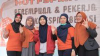 Antusias Kader Perempuan FSPMI Bekasi Ikuti Lomba Baca Puisi dan Orasi Antusias Kader Perempuan FSPMI Bekasi Ikuti Lomba Baca Puisi dan Orasi