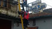 Seorang TAD PLN Cianjur Tersengat Listrik Saat Bekerja
