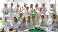 Para Santri Cilik Turut Meriahkan Peringatan Isra Mi’raj Nabi Muhammad SAW Para Santri Cilik Turut Meriahkan Peringatan Isra Mi’raj Nabi Muhammad SAW