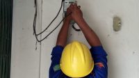 Kesetrum Saat Memasang Listrik, Tenaga Alih Daya PLN di Padang Pariaman Tewas