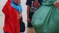 FSPMI dan PARTAI BURUH mengunjungi anggota dan warga Subang terdampak Banjir