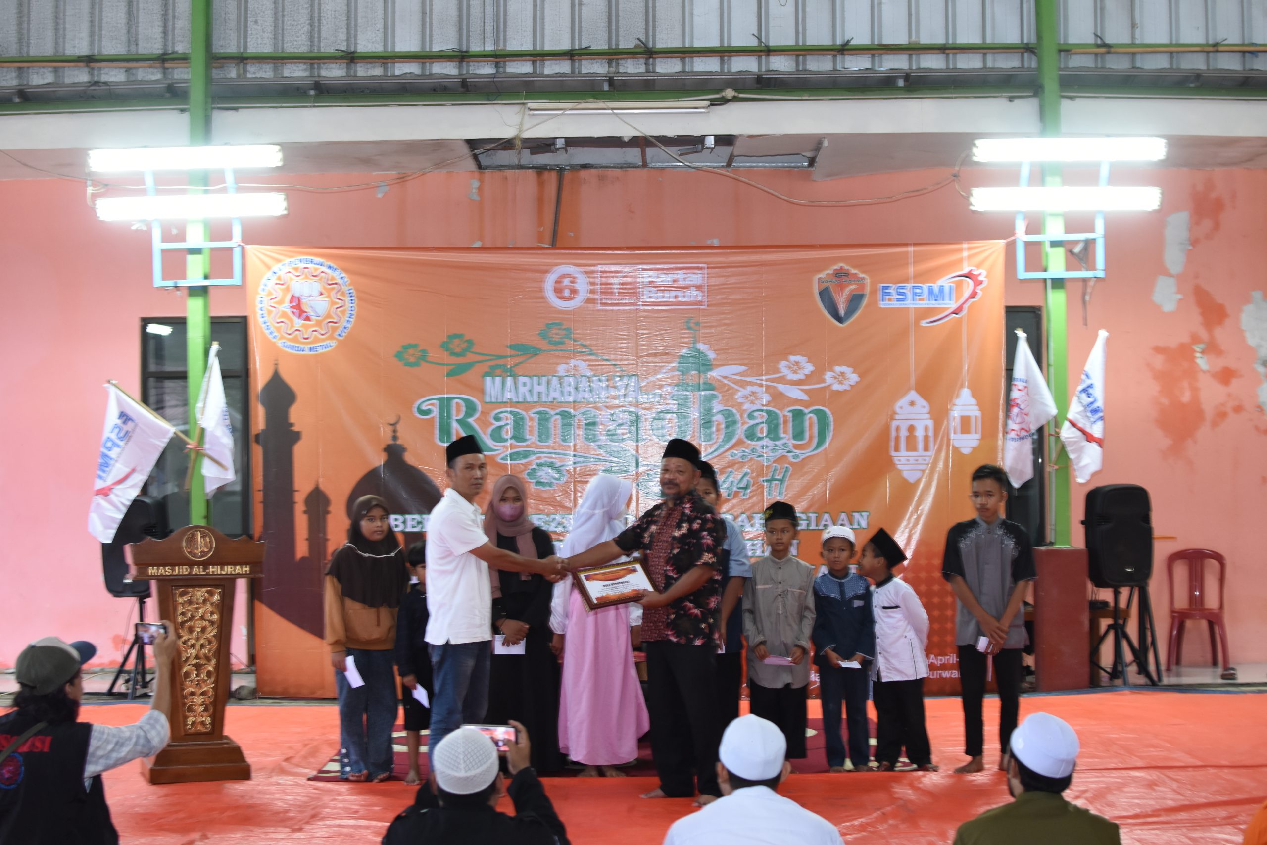 Ketua KC FSPMI Purwakarta: Walaupun Dibenturkan Dengan Kebijakan Yang Tidak Berpihak Saat Ini, Garda Metal FSPMI Masih Bisa Berbagi