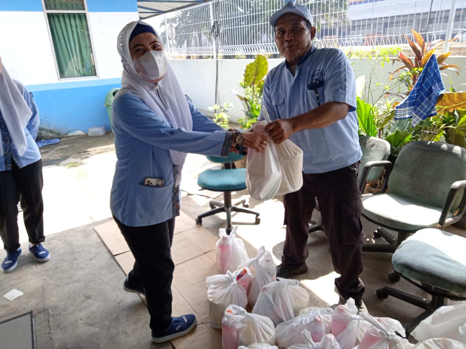 SPEE FSPMI PT. Patco Elektronik Teknologi Bagikan Parsel Ramadhan Kepada Seluruh Anggota Serikat Pekerja