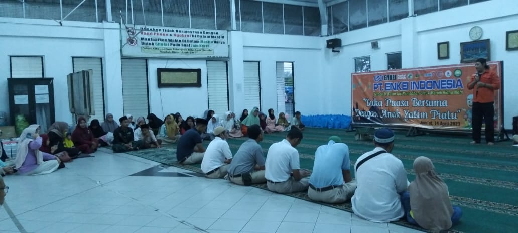 PUK FSPMI bersama DKM Al Jihad dan Manajemen PT. Enkei Indonesia Adakan Buka Puasa Bersama Puluhan Anak Yatim Piatu