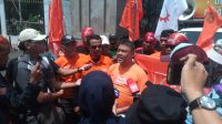 Tolak UU No 6 Tahun 2023 tentang Cipta Kerja, Partai Buruh Dan KSPI Demo di Depan DPR RI Tolak UU No 6 Tahun 2023 tentang Cipta Kerja, Partai Buruh Dan KSPI Demo di Depan DPR RI