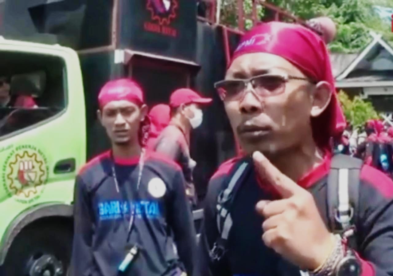 Peringati May Day 2023, Ribuan Buruh FSPMI Purwakarta Berangkat Ke Jakarta