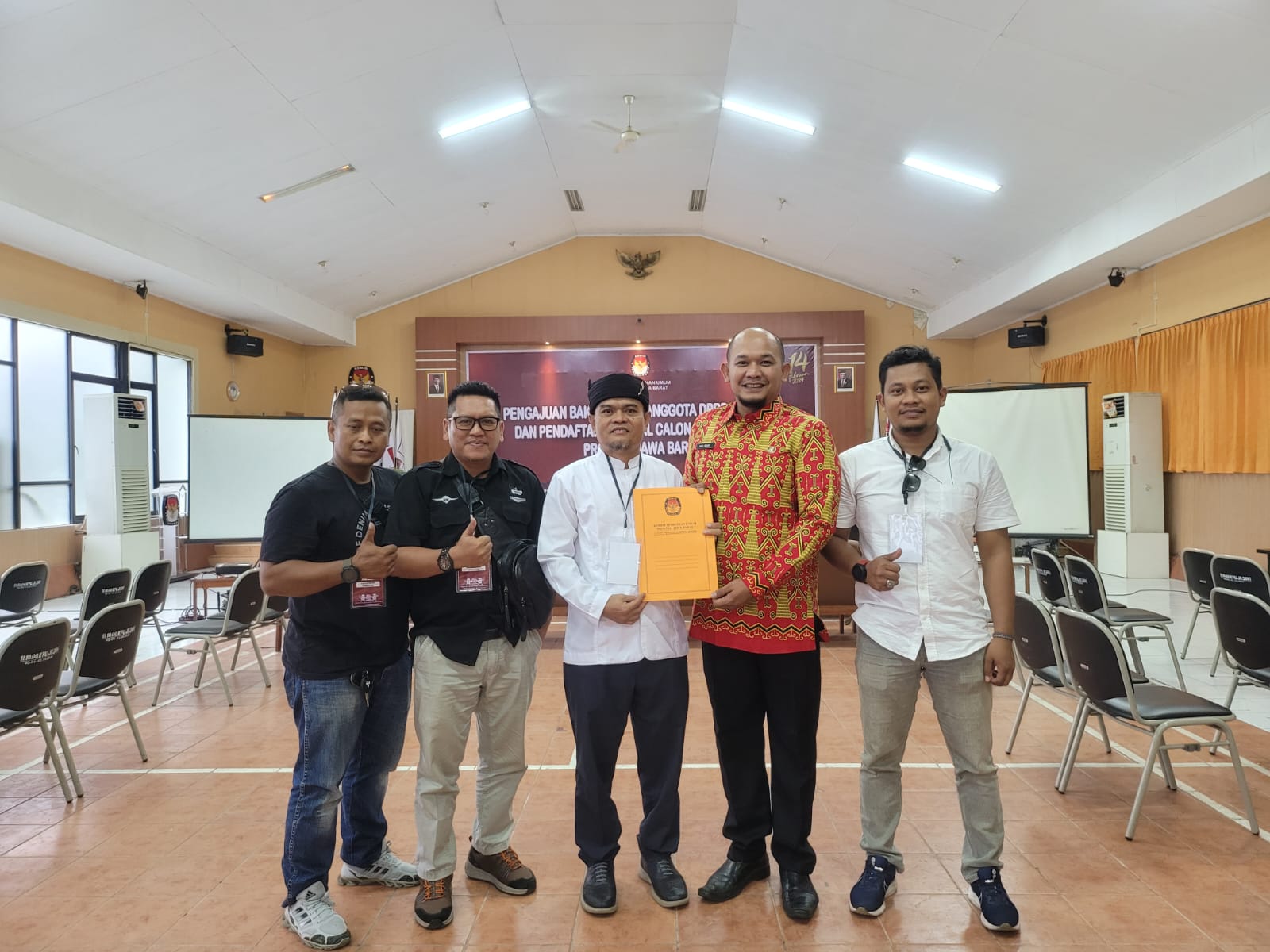 A. Taupik Hidayat Menjadi Satu-Satunya Calon DPD RI Dapil Jabar dari Aktivis Buruh