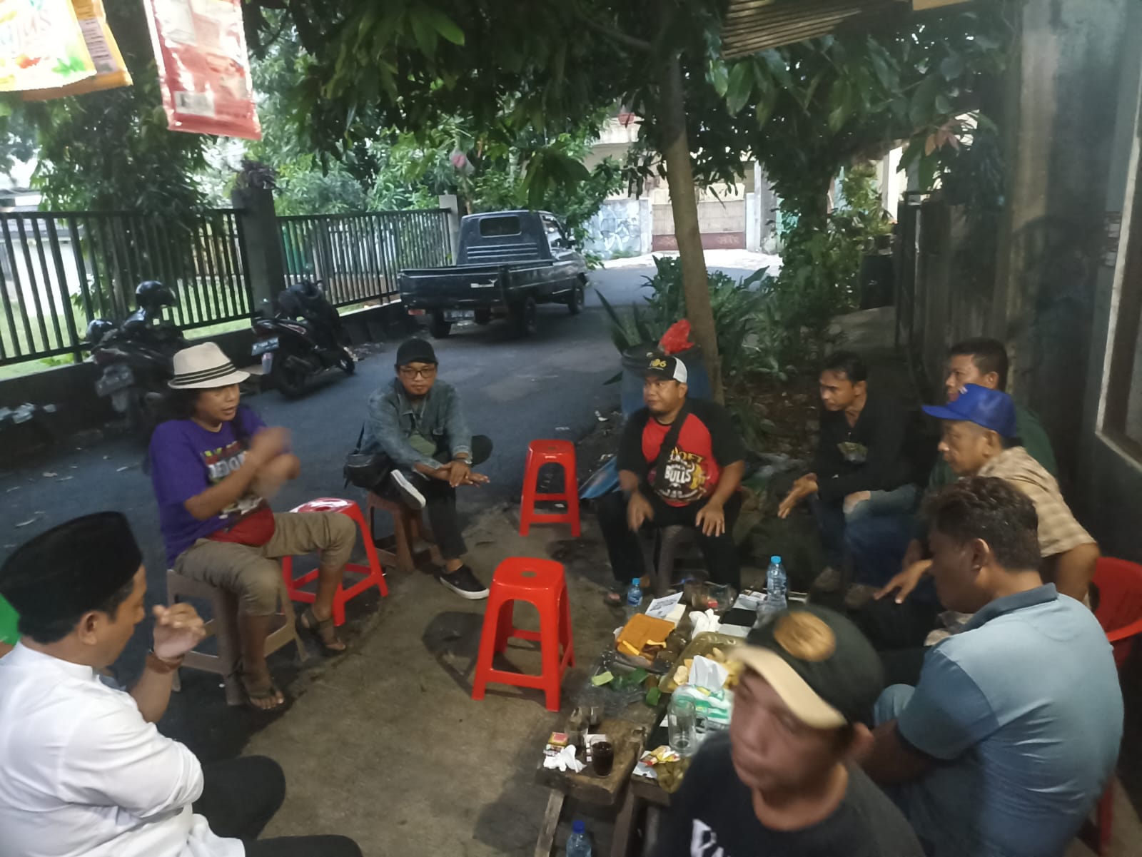 Bacaleg DPRD Provinsi Banten 9 dari Partai Buruh Khairul Bakri Blusukan di Tangerang Selatan