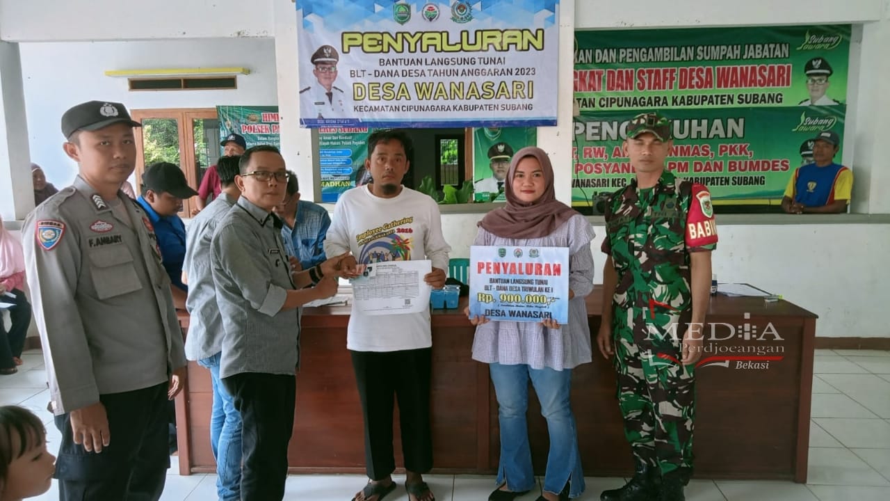 Sigap Desa Wanasari Salurkan Bantuan Langsung Tunai (BLT) Untuk Warga yang Kurang Mampu