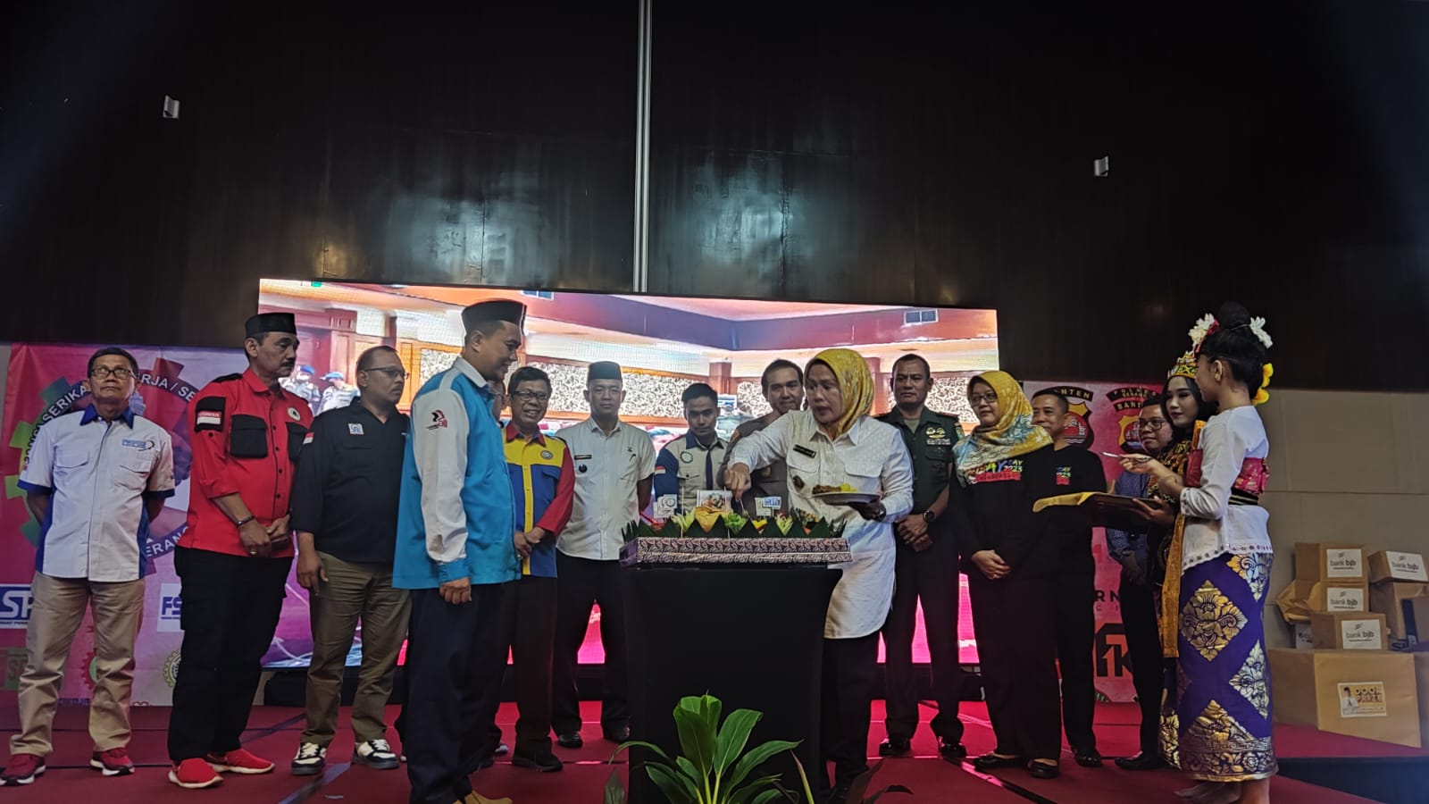 Sinergitas Buruh, Pengusaha dan Pemerintah Daerah dalam May Day Celebration 2023