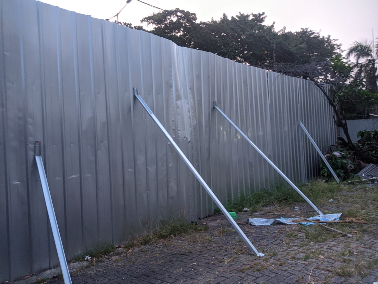 Preman di Balik Lahan Sengketa PHK Yang Belum Dibayarkan