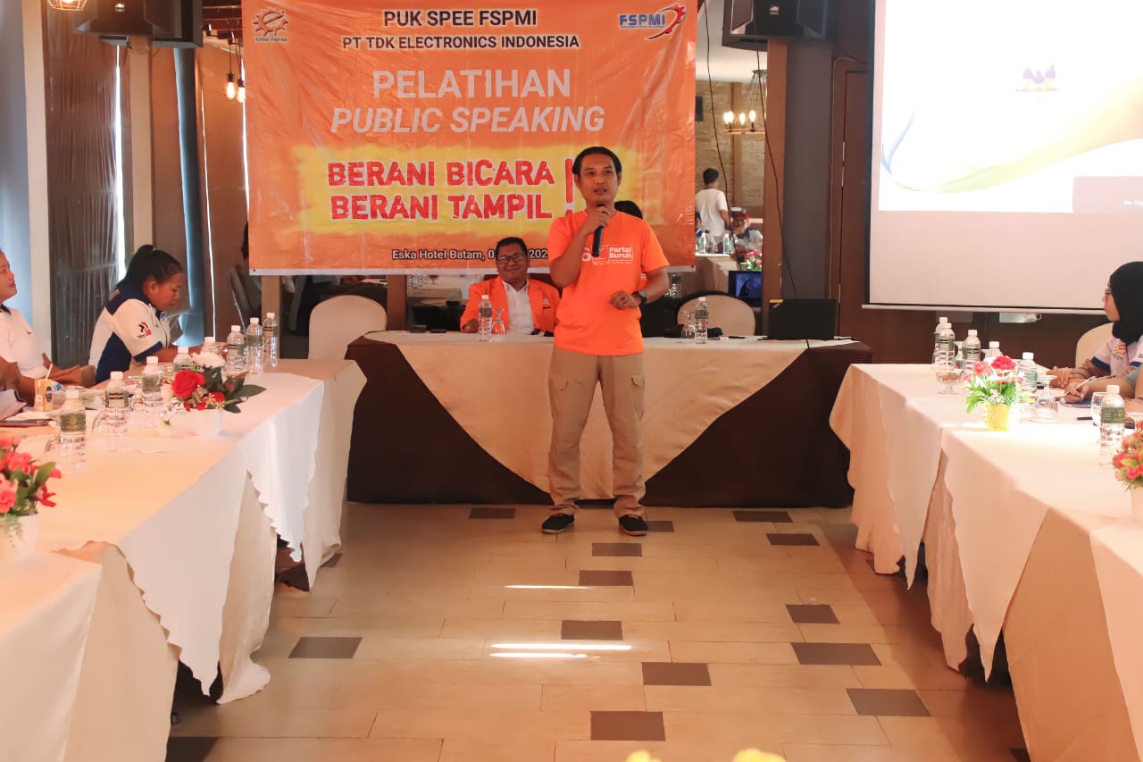 Anggota FSPMI Harus Berani Menyampaikan Perjuangan Buruh