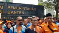 KSPI Bersama Partai Buruh Gelar Aksi Unjuk Rasa di Depan Kantor Pusat Pemerintahan Provinsi Banten KSPI Bersama Partai Buruh Gelar Aksi Unjuk Rasa di Depan Kantor Pusat Pemerintahan Provinsi Banten