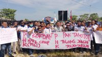 Dugaan Union Busting dan PHK Sepihak, PUK SPDT FSPMI PT. PTSI Gelar Aksi Damai di Depan Pos 1 PT. RAPP Dugaan Union Busting dan PHK Sepihak, PUK SPDT FSPMI PT. PTSI Gelar Aksi Damai di Depan Pos 1 PT. RAPP