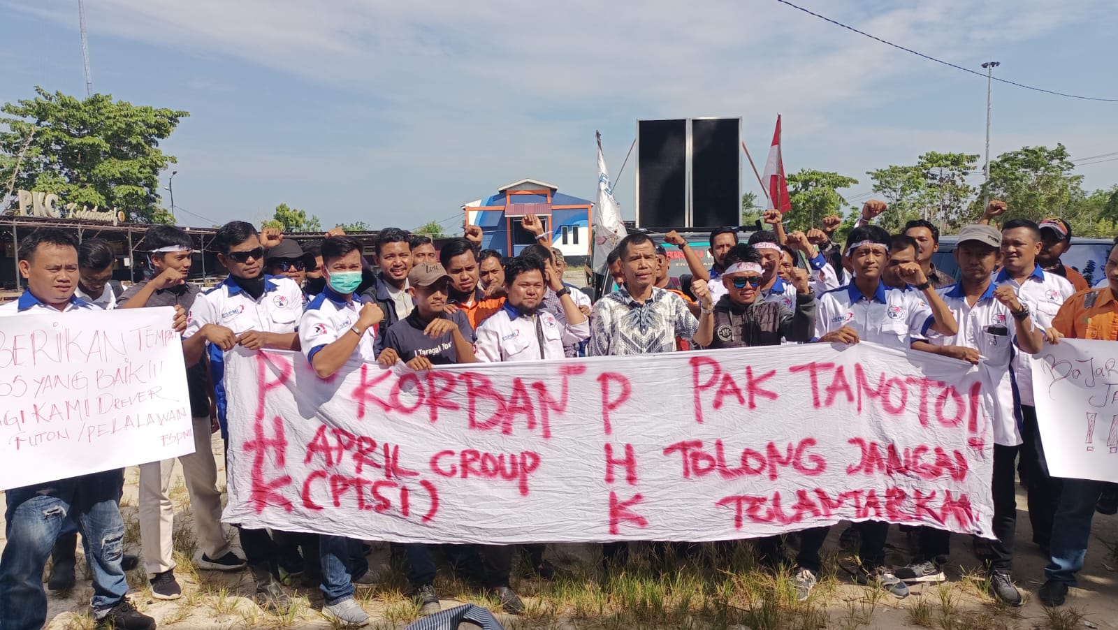 Dugaan Union Busting dan PHK Sepihak, PUK SPDT FSPMI PT. PTSI Gelar Aksi Damai di Depan Pos 1 PT. RAPP