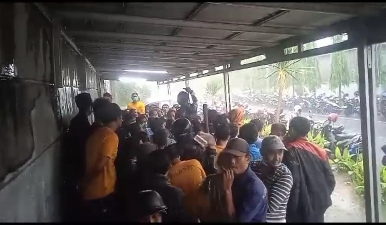 Ratusan Pekerja PT. Corinthian Industries Indonesia Lakukan Aksi