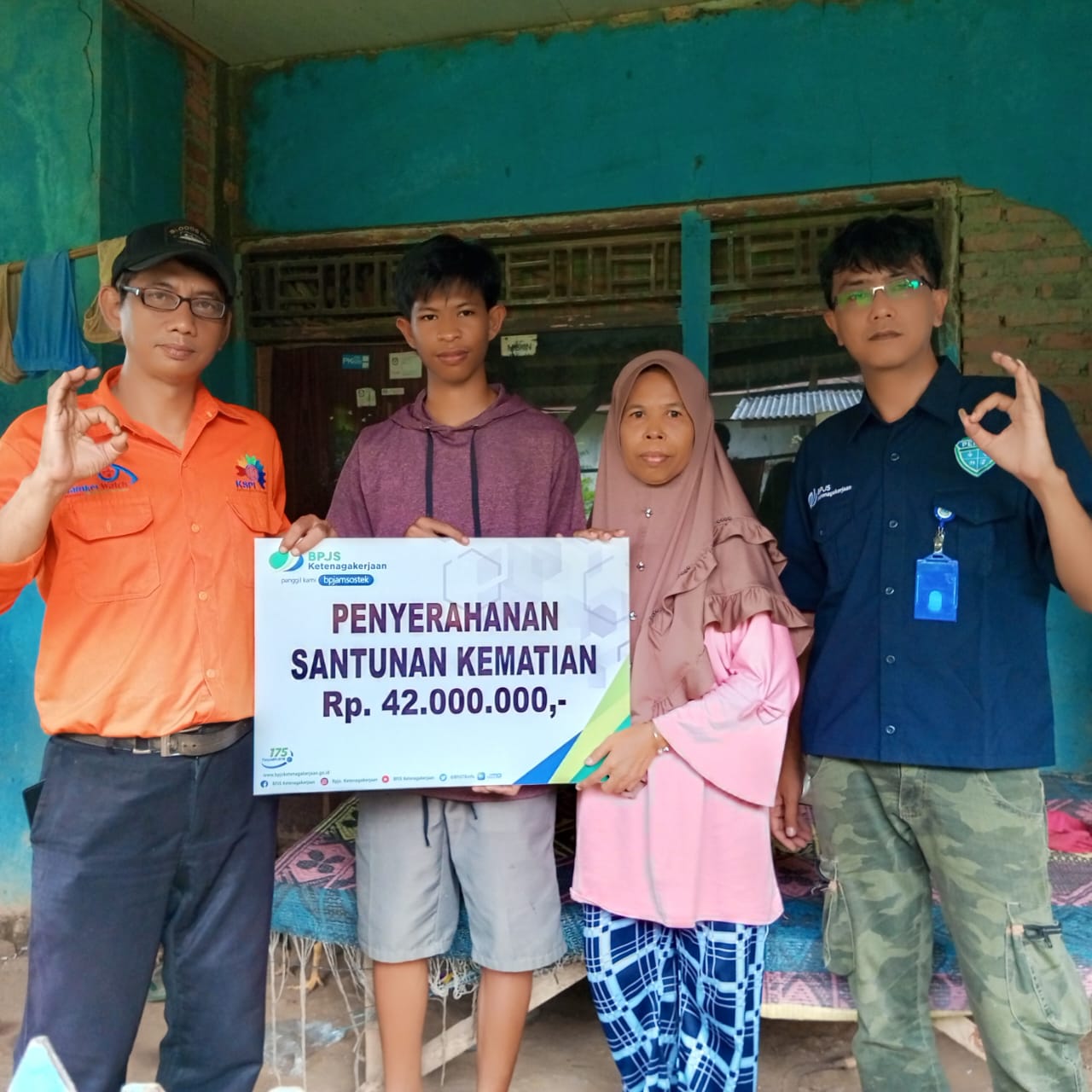 Relawan Orange Subang Dampingi BPJS Berikan Santunan Kepada Warga Pabuaran
