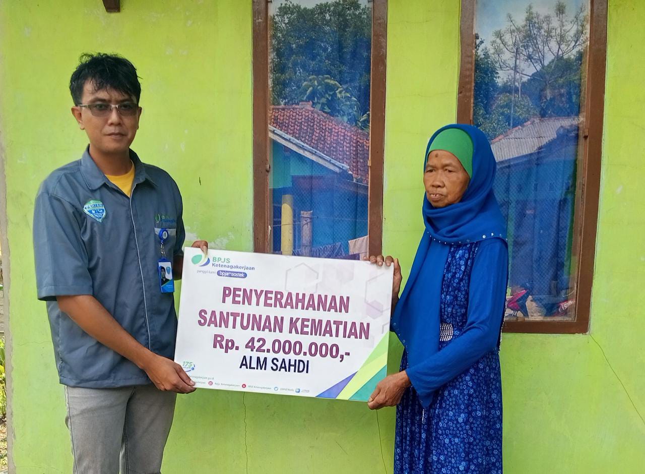 Ahli Waris Petani Subang Terima Satunan Kematian Rp42 Juta dari BPJAMSOSTEK Purwakarta