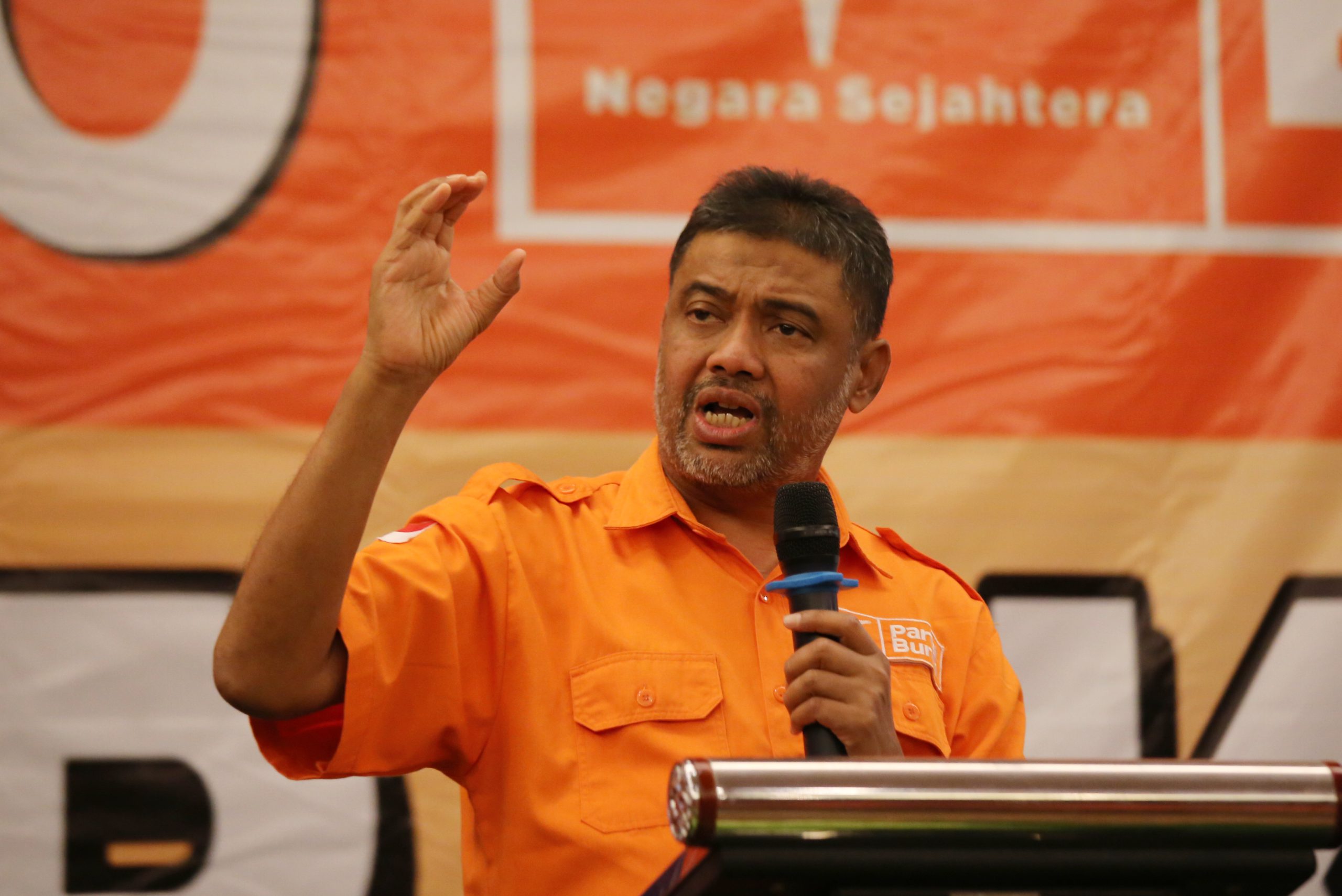 Buruh Tuntut Kenaikan UMP/UMK 2024 Sebesar 15 %