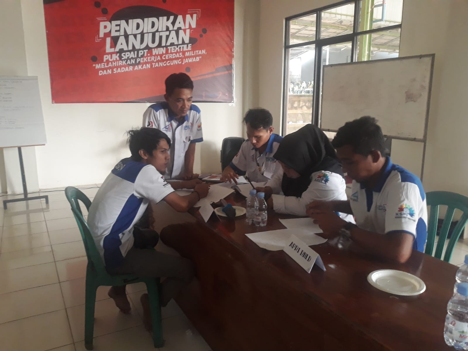 Melahirkan Pekerja Cerdas Militan Dan Sadar Akan Tanggung Jawab, Ini Yang Dilakukan PUK Win Textile