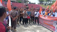 Kurang Peka Terhadap Masalah Buruh, FSPMI dan Partai Buruh Sambangi Kantor Bupati Pelalawan Kurang Peka Terhadap Masalah Buruh, FSPMI dan Partai Buruh Sambangi Kantor Bupati Pelalawan