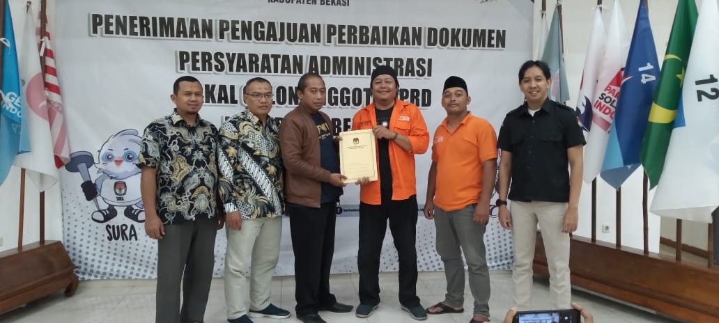 Partai Buruh Resmi Serahkan Berkas Perbaikan Data Bacaleg DPRD Kabupaten Bekasi