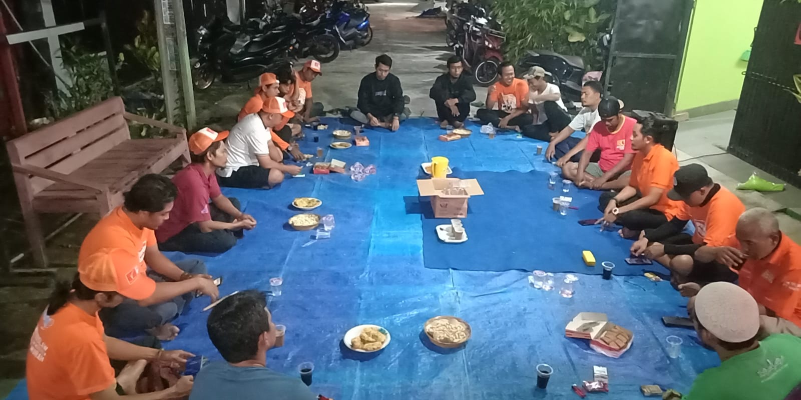 Komisaris & Relawan Partai Buruh Asri Pratama Adakan Pertemuan Jelang Konsolidasi di Balai Bandung Bondowoso