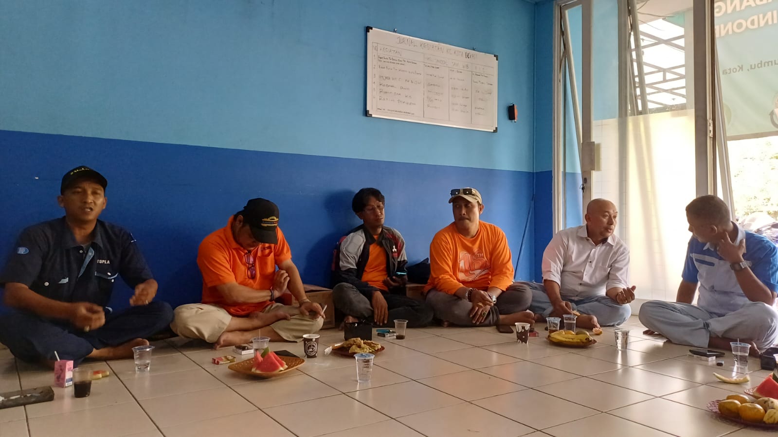 Eratkan Komunikasi Antar Pilar dan Elemen FSPMI, KC FSPMI Adakan Rapat di Sub-Sekretariat Kota Bekasi