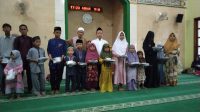 DKM Masjid Jami Al Maunah Berikan Santunan Anak Yatim di Bulan Asyura
