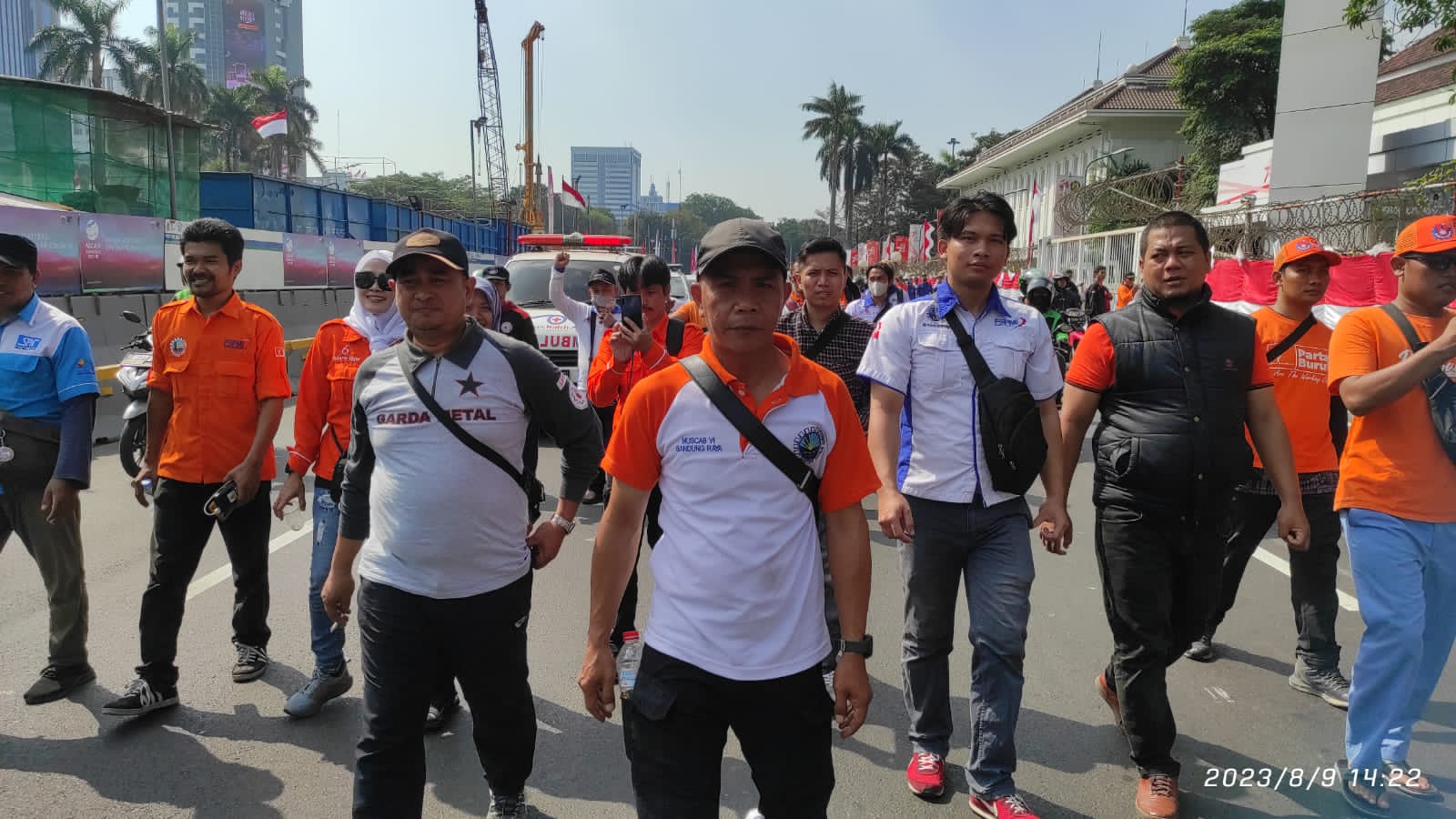 Puncak Longmarch Buruh Bandung-Jakarta, FSPMI Cimahi Ikut Serta dalam Aksi di Ibu Kota