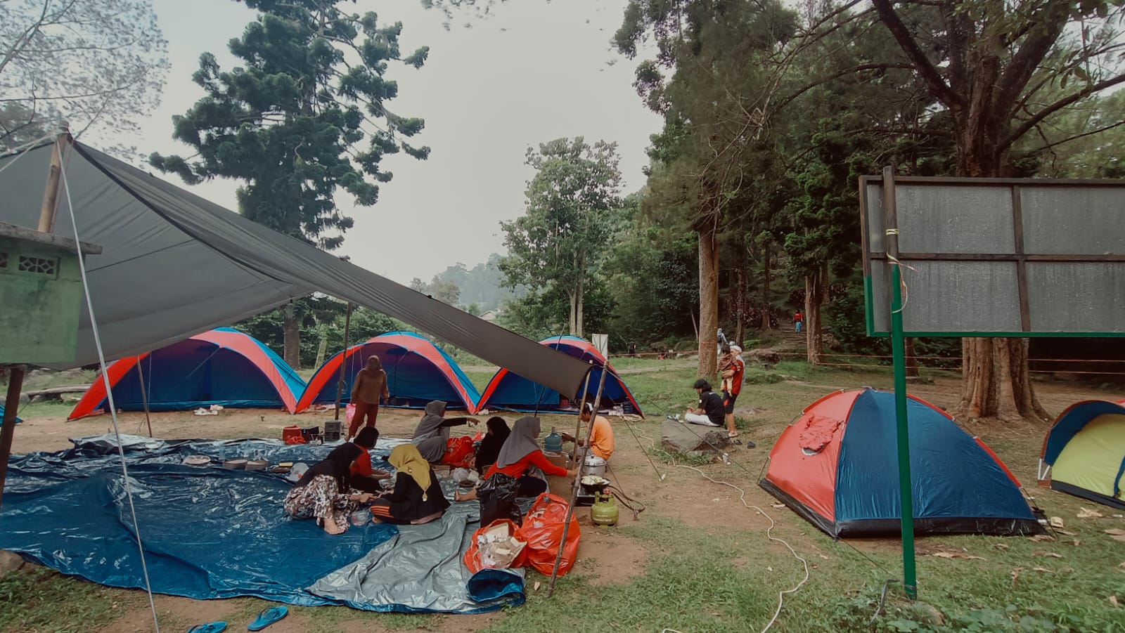 Jalin Silaturahmi dan Kekompakan, Srikandi PUK SPAI FSPMI URC Indonesia Adakan Camping Bersama