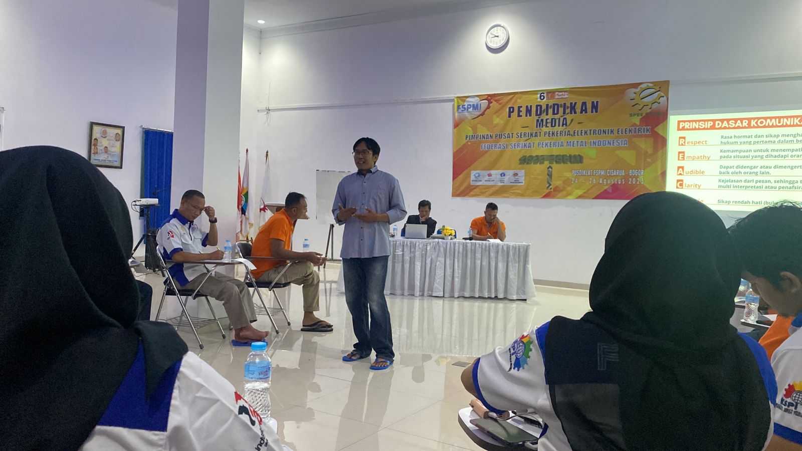 Propaganda Media di Dunia Serikat Pekerja