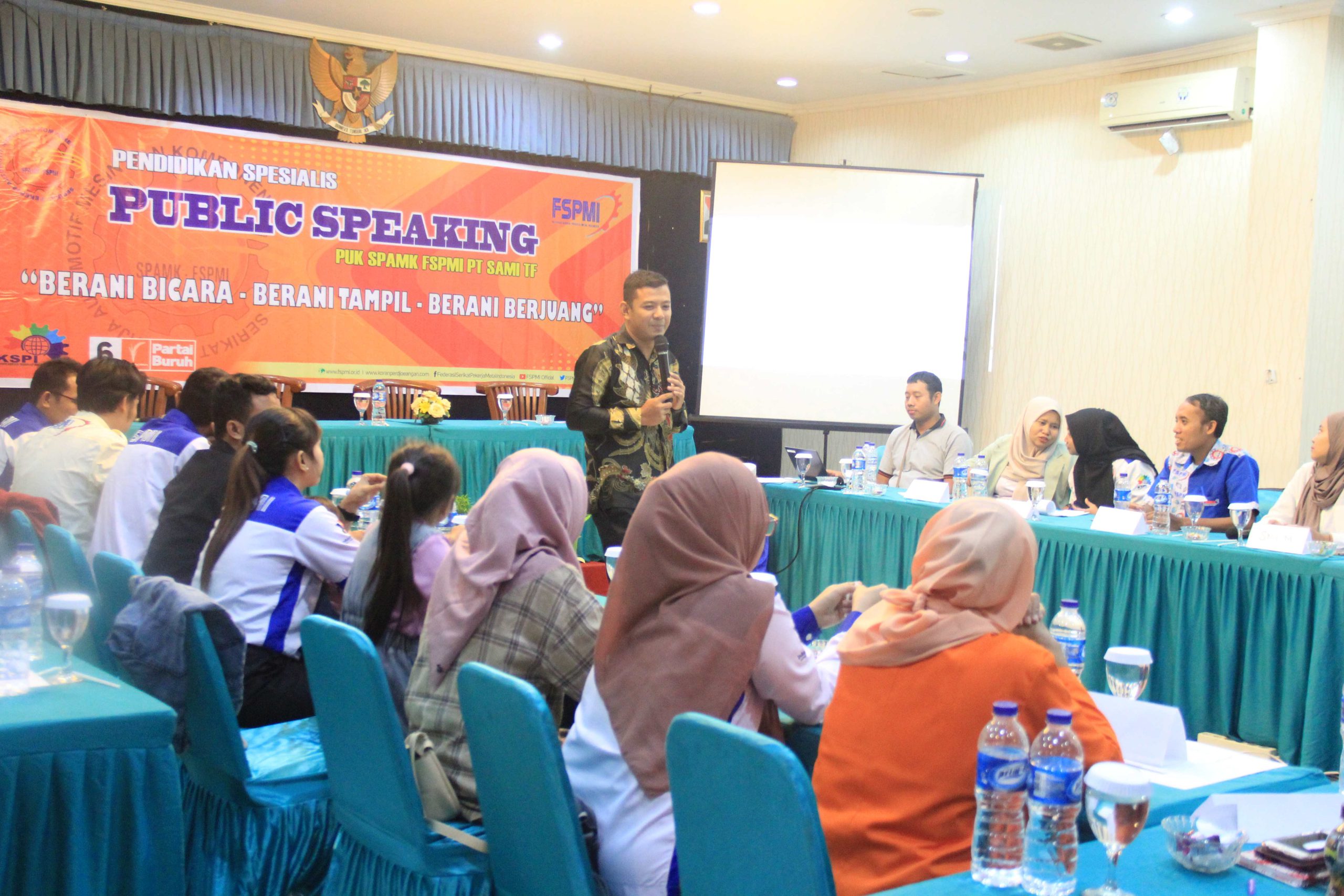 Bangkitkan Kemampuan untuk Berbicara di Muka Umum, PUK SPAMK FSPMI PT SAMI TF Adakan Pendidikan Public Speaking