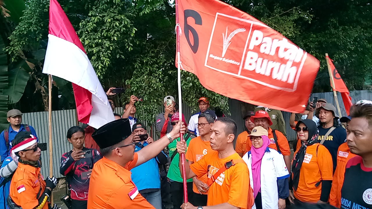 Sampai di Jakarta, Exco Partai Buruh Dki Terima Kedatangan Peserta Longmarch Bandung Jakarta