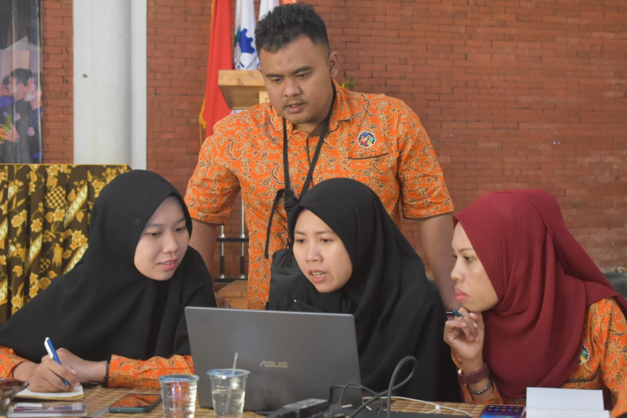 Buruh Mojokerto Gelar Pendidikan Politik, “Partai Buruh, Apa dan Mengapa?