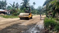PTPN 4 Sosa Kerjakan Pengerasan Jalan Sepanjang 3 KM